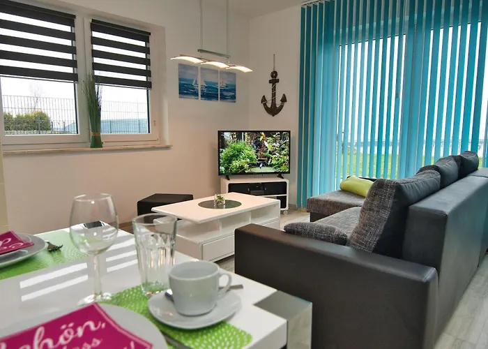 Fischerblick Haushaelfte Stahlbrode